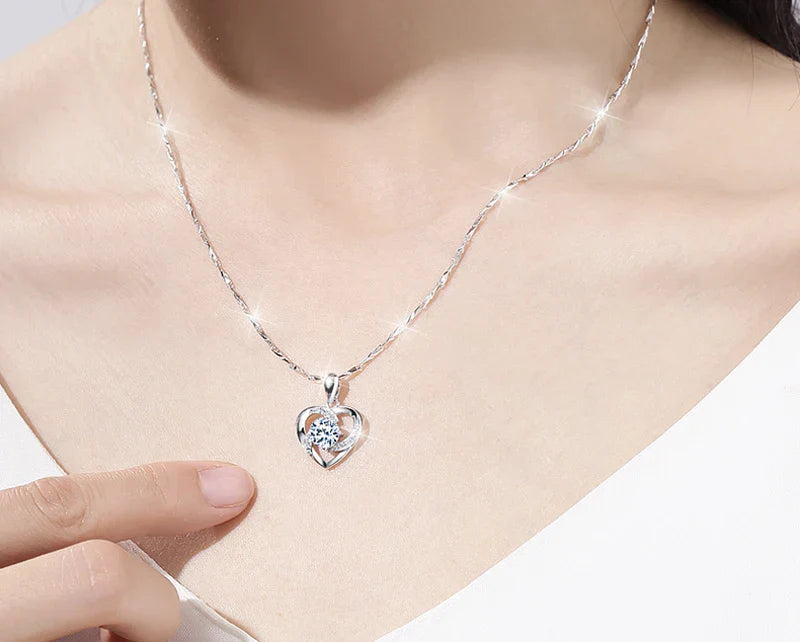 HotRose Conjunto con collar “te amo el 100 idiomas” en caja de rosa ascendente - [PROMOCIÓN DISPONIBLE SOLO HOY]